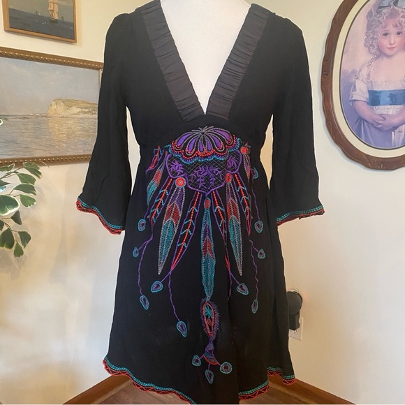 Flying Tomato • Black Boho Embroidered Tunic Top • Size M • EUC - Picture 1 of 7